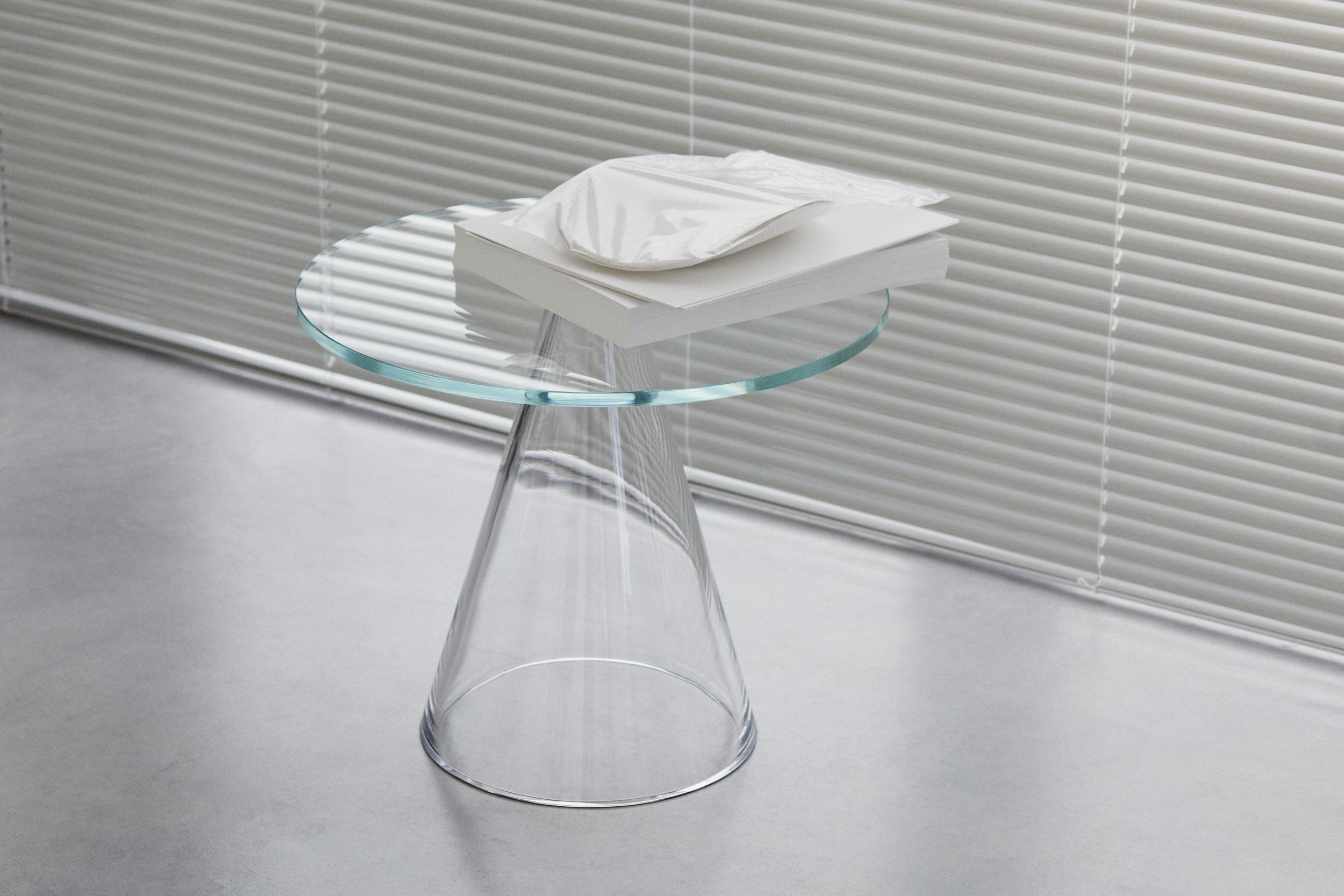 Sander Table, Round by Massproductions, image 3