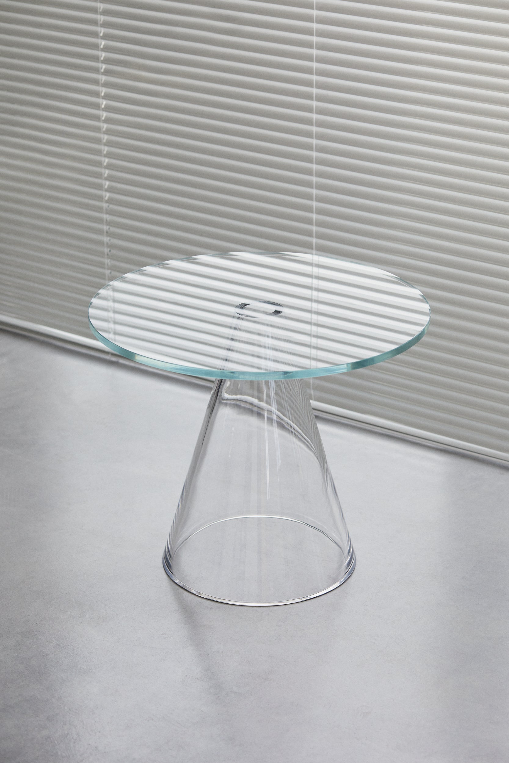 Sander Table, Round by Massproductions, image 2